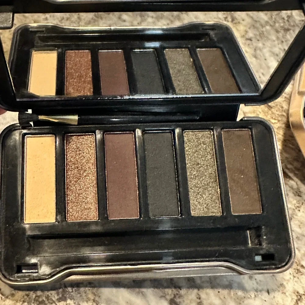 BCBGeneration eyeshadow palette